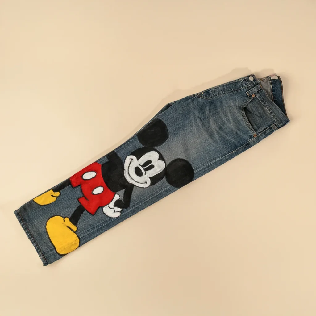 Levi's 501 personalizzati con topolino